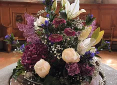 Pr&auml;chtiges Bouquet in den von den Konfirmanden gew&auml;hlten Farben (Foto: Christian Gantenbein)