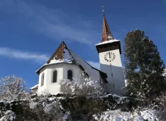Kirche Frutigen im Winter (Foto: Urs Hitz-St&uuml;cklin)